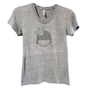 Rare Find - Vintage Gray Women's Short Sleeve Crowned Figure Graphic Tee- Size S